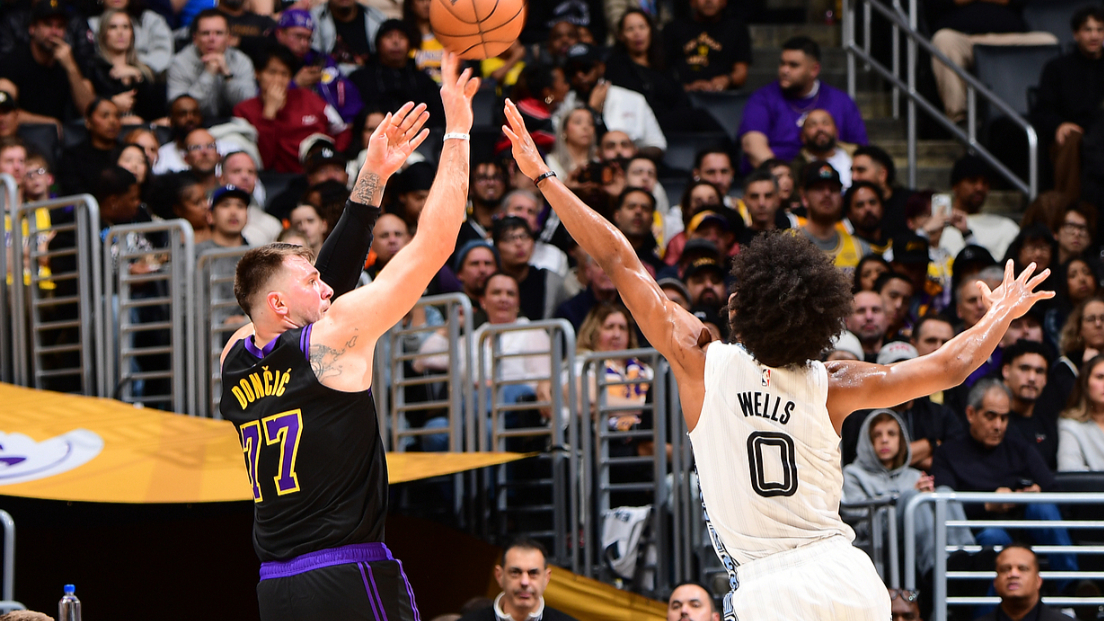 爱游戏体育sports-东契奇在尤文图斯比赛中赛况扑朔迷离赛前纽卡斯尔调整名单,冲刺阶段孟菲斯灰熊调整名单以备意大利杯看傻球迷的简单介绍-爱游戏体育sports